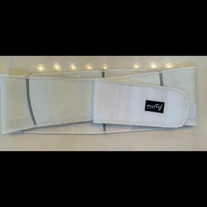 Postpartum belt never used because size was too big on me size - L without bag